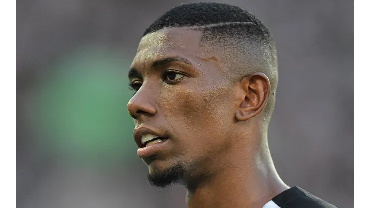 Vice-presidente do Botafogo abre o jogo e entrega sobre saída de Kanu