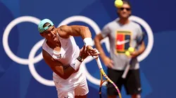 Rafael Nadal treinando em Roland Garros, palco da competição olímpica de Paris 2024