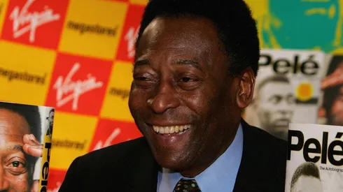Getty Images/Daniel Berehulak - Pelé anima fãs
