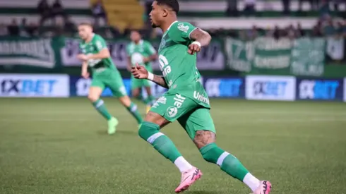 Coritiba e Chapecoense se encaram na 18ª rodada da Série B.