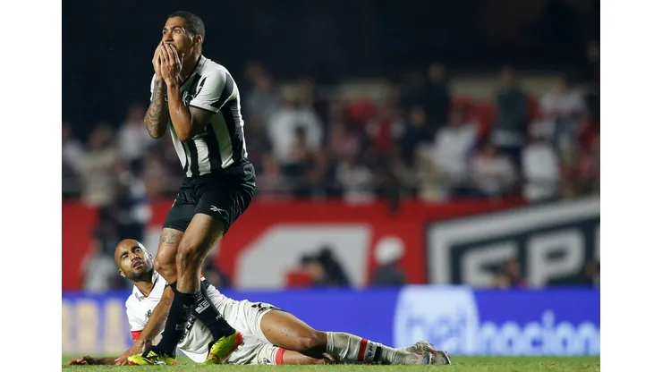 Botafogo e Cruzeiro entram em campo pela 20ª rodada da Série A.