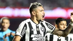 Tiquinho Soares comemora gol pelo Botafogo. Foto: Vitor Silva/Botafogo.