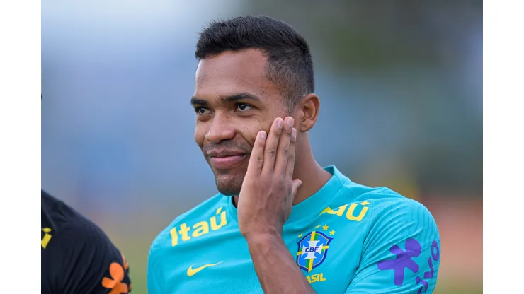GrÊmio consultou Alex Sandro