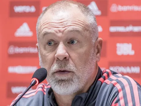 "Encontrar a equipe ideal"; Mano Menezes 'expõe' motivos para titular do Internacional ficar de fora de decisão