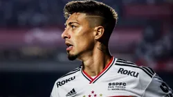 Rigoni com a camisa do São Paulo - Foto: Marcello Zambrana/AGIF