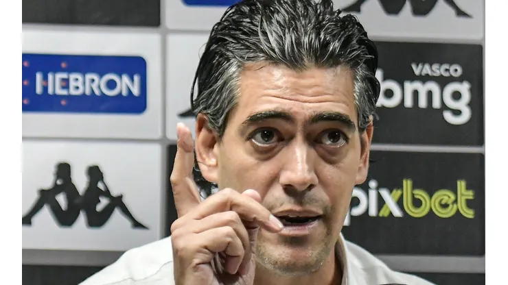 Paulo Bracks quer um time competitivo do Santos em 2025 e vai à luta no mercado - Foto: Thiago Ribeiro/AGIF -