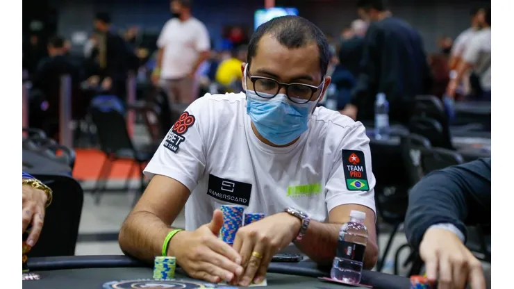 Rafael Moraes utiliza as redes sociais para repassar ensinamentos de poker (Foto: Divulgação/BSOP)
