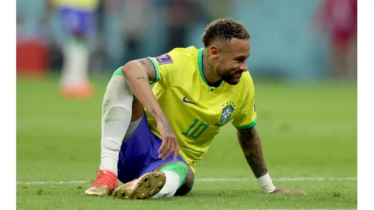 Lars Baron/Getty Images. Neymar tem lesão no tornozelo confirmada