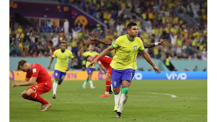 Clive Brunskill/Getty Images - Casemiro comemora gol no jogo contra Suíça