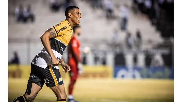 Foto: Diogo Reis/AGIF - Hygor tem futuro indefinido no Criciúma