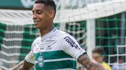 Foto: Robson Mafra/AGIF - Alef Manga foi um dos destaques do Coritiba no Brasileirão