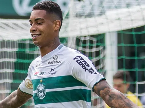 Alef Manga ‘renasce das cinzas’ e conquista ‘grande feito’ pelo Coritiba