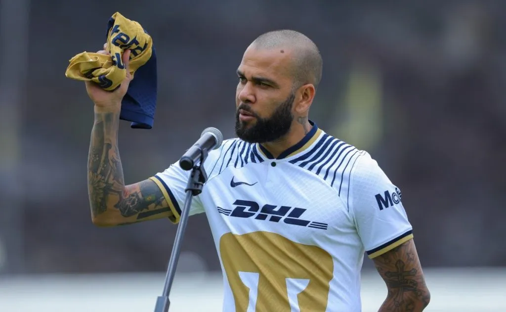 Daniel Alves estava no Pumas, do México - Foto: Agustin Cuevas/Getty Images.