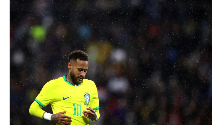 Dean Mouhtaropoulos/Getty Images. Neymar 'chega com tudo' para a Copa do Mundo