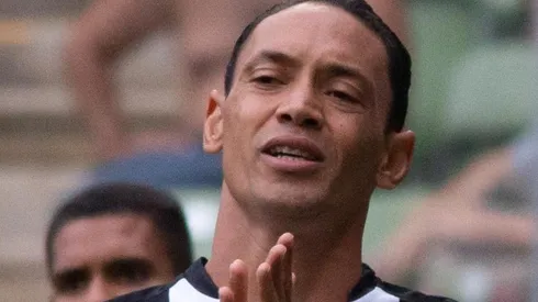 Santos negocia retorno de Ricardo Oliveira e vai oferecer salário nível A para ter técnico