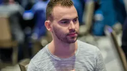 Renan Bruschi ficou com a medalha de prata em torneio realizado na cidade de Londres (Foto: Eloy Cabacas/PokerStars)