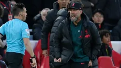 Foto: Laurence Griffiths/Getty Images - Klopp 'perdeu a linha' com assistente na Premier League