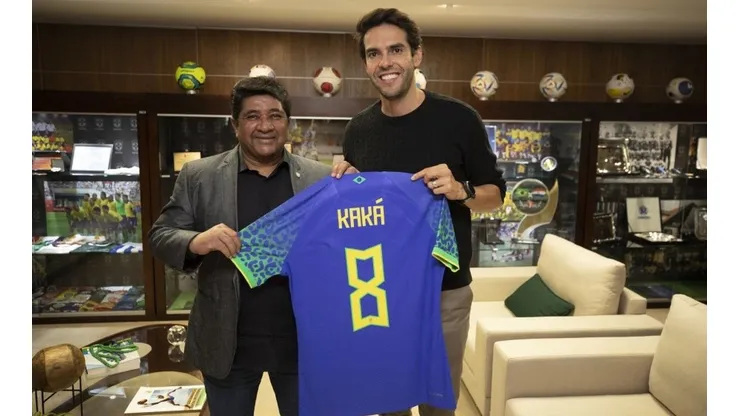 Foto: Lucas Figueiredo/ CBF | Kaká e Ednaldo Rodrigues, presidente da CBF