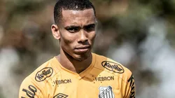 Foto: Ivan Storti/Santos FC/Divulgação - Madson: lateral tem futuro indefinido no Peixe