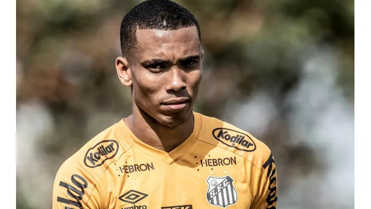 Foto: Ivan Storti/Santos FC/Divulgação - Madson: lateral tem futuro indefinido no Peixe