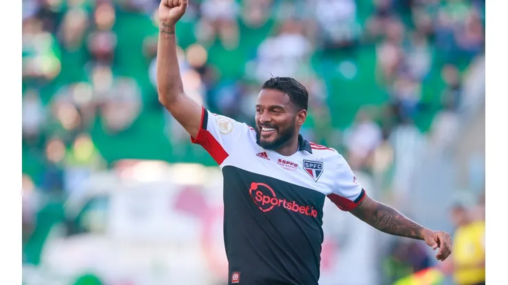 Agif/Luiz Erbes - Reinaldo bate marca de respeito no São Paulo