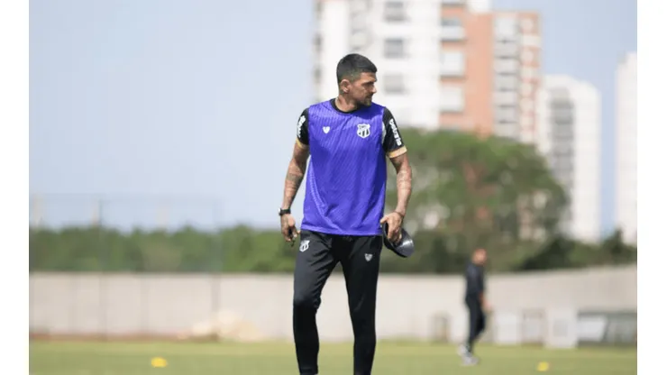 Foto: Felipe Santos/CearaSC.com/ Lucho González liga sinal de alerta com pendurados para a reta final do Brasileirão.