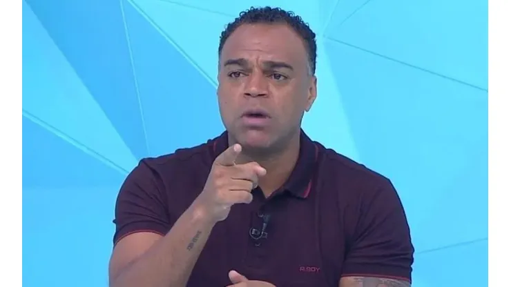 Foto: Reprodução/Band - Denílson deu sua opinião sobre o clássico da 32ª rodada do Brasileirão.