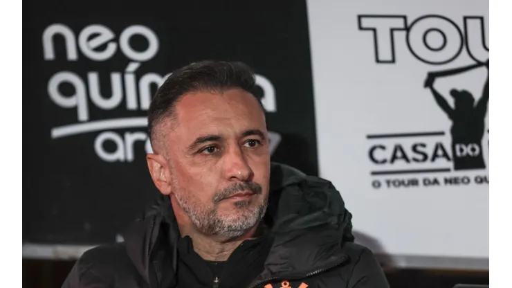 Vítor Pereira não deixou saudades no Coringão. Foto: Marcello Zambrana/AGIF