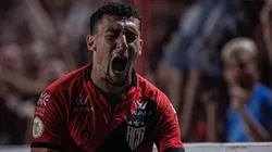 Foto: Isabela Azine/AGIF - Baralhas marcou o segundo gol da partida, que valeu o empate.