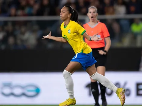 Adriana marca, Brasil encontra dificuldade, mas supera a Itália e mantém invencibilidade