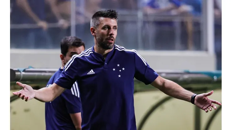 Foto: (Gilson Junio/AGIF) - Um dos jogadores relacionados por Paulo Pezzolano para este sábado (18) acabou sendo negociado pelo Cruzeiro