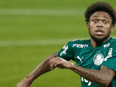Salário de Luiz Adriano 'vaza' e torcida do Internacional fica sem acreditar