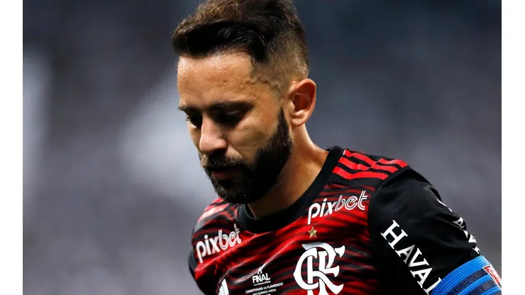 Foto: (Ricardo Moreira/Getty Images) Everton Ribeiro tem contrato com o Flamengo até dezembro deste ano
