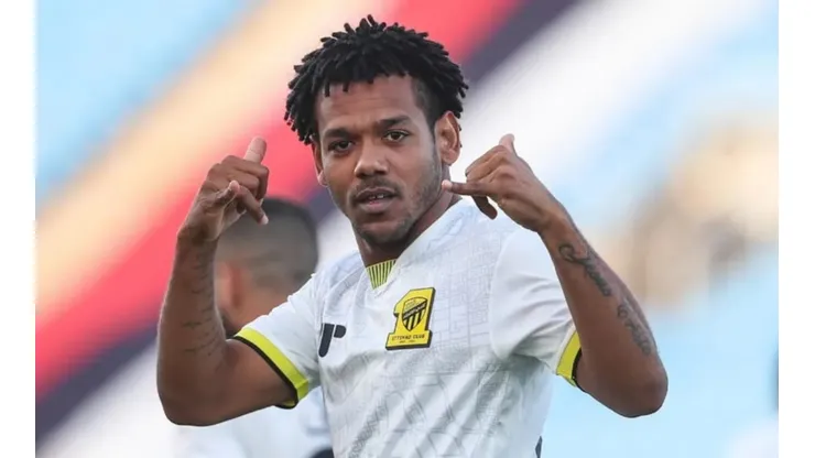 Romarinho com a camisa do Al-Ittihad - Foto: Al-Ittihad