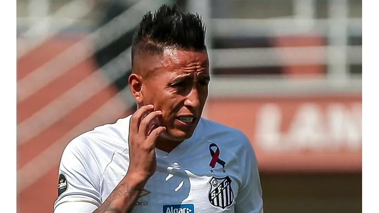 Foto: Ale Cabral/AGIF - Cueva teve passagem apagada pelo Santos.