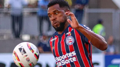 Renan Oliveira/AGIF - Cicinho, ala do Bahia.