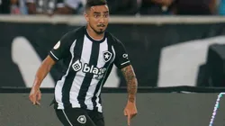 Foto: Vitor Silva/Botafogo/Divulgação - Rafael: lateral foi expulso no clássico com o Vasco
