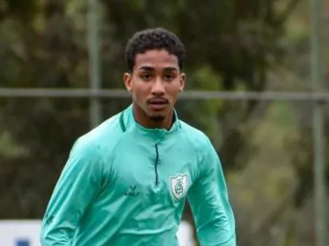 Após proposta milionária por Arthur, América-MG renova com craque da base