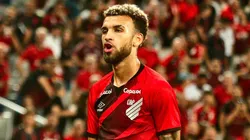 Foto: (Gabriel Machado/AGIF) - Jajá pode estar de saída do Athletico