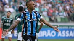 Foto: Bruno Ulivieri/AGIF - Everton Cebolinha: atacante brilhou com a camisa do Grêmio