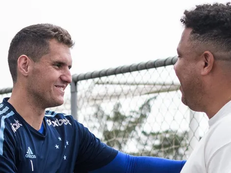 Ronaldo bate de frente com torcedores do Cruzeiro por Rafael Cabral