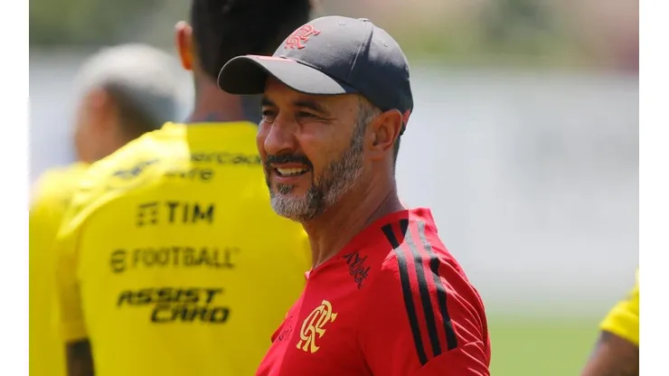 Foto: Gilvan de Souza / CRF - Vítor Pereira não completou sequer dois meses na Gávea.