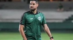 Foto: Robson Mafra/AGIF - António Oliveira: técnico ficou satisfeito com novo reforço do Coritiba