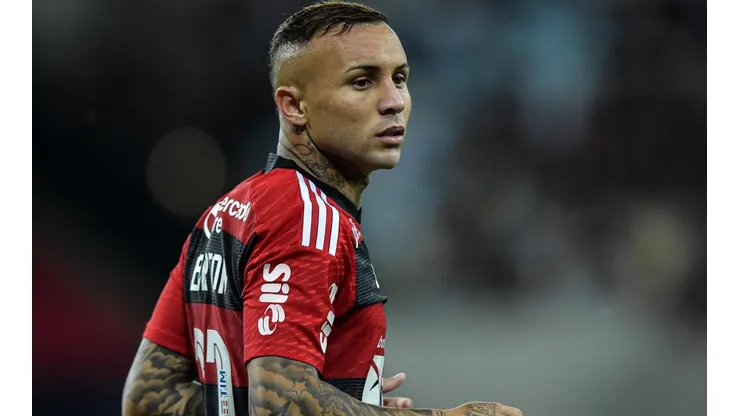 Foto: Thiago Ribeiro/AGIF - Everton Cebolina: atacante está sem espaço no Flamengo