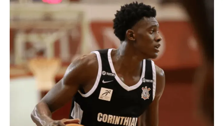 Corinthians busca se aproximar do G5 do NBB