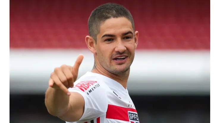 Foto: Marcello Zambrana/AGIF - Pato vai se recuperando no CT do São Paulo.