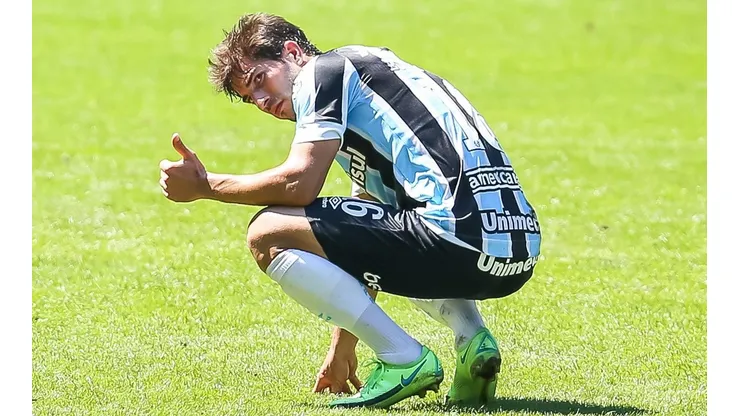 Foto: Pedro H. Tesch/AGIF - Volante tem contrato até dezembro no Grêmio.