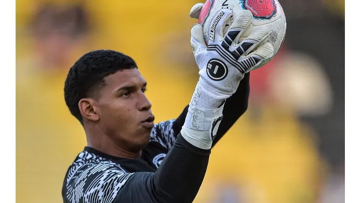 Foto: Thiago Ribeiro/AGIF - Halls deve ser titular do Vasco contra o Botafogo