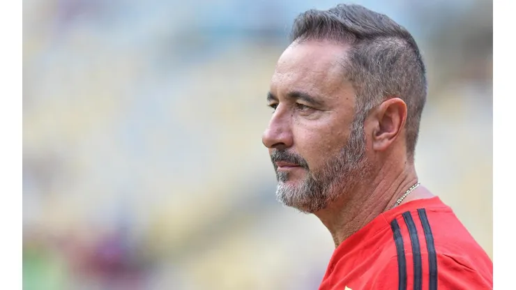 Foto: Thiago Ribeiro/AGIF - Vítor Pereira ganhou dor de cabeça de última hora