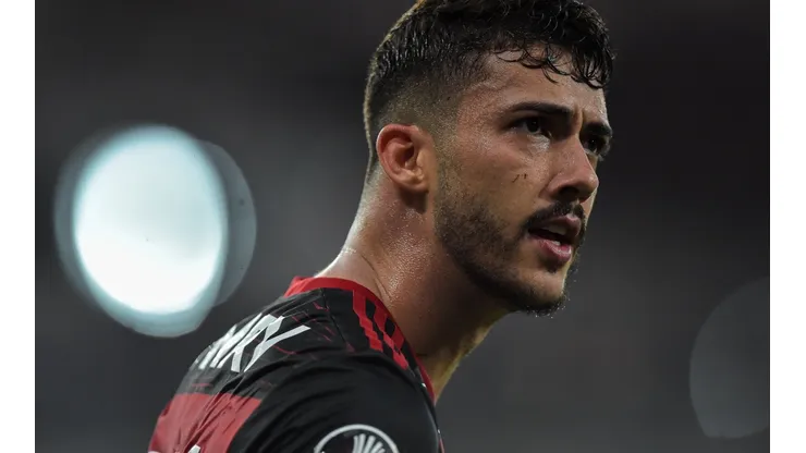 Foto: Thiago Ribeiro/AGIF - Gustavo Henrique está emprestado ao Fenerbahçe até junho